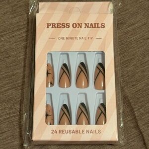 Black and Tan Press On Nails